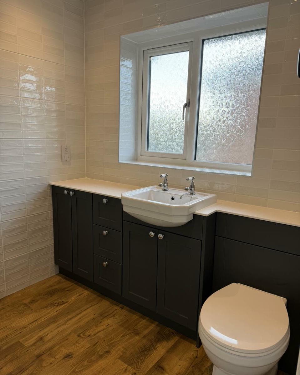 Hizmetlerimiz — Banyo içindeki su ve gider kullanım alanı