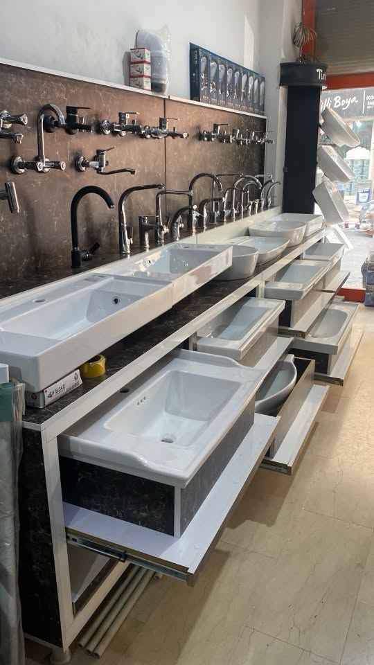 Lavabo Açma — Lavabo, batarya ve su bağlantılarının bulunduğu alan
