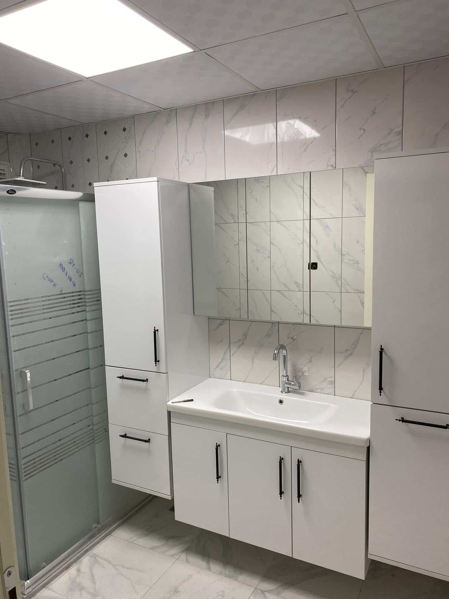 Musluk Damlama Nedenleri — Banyo içindeki su ve gider kullanım alanı