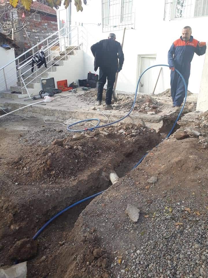 Neden Bizi Tercih Etmelisiniz? — Su borusu ve tesisat bağlantıları üzerinde çalışma