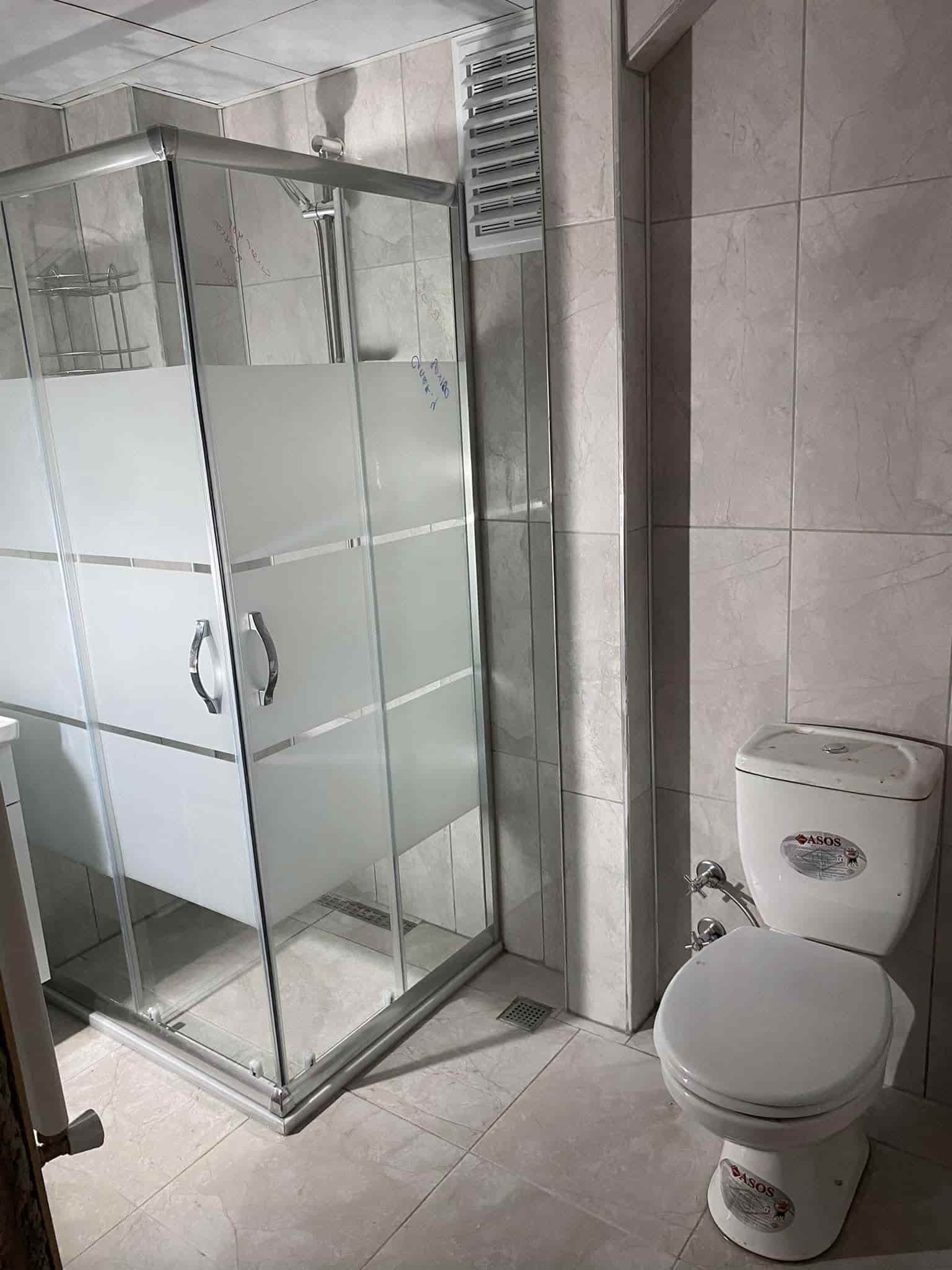Banyo ve Mutfak Tesisatı — Banyo içindeki su ve gider kullanım alanı
