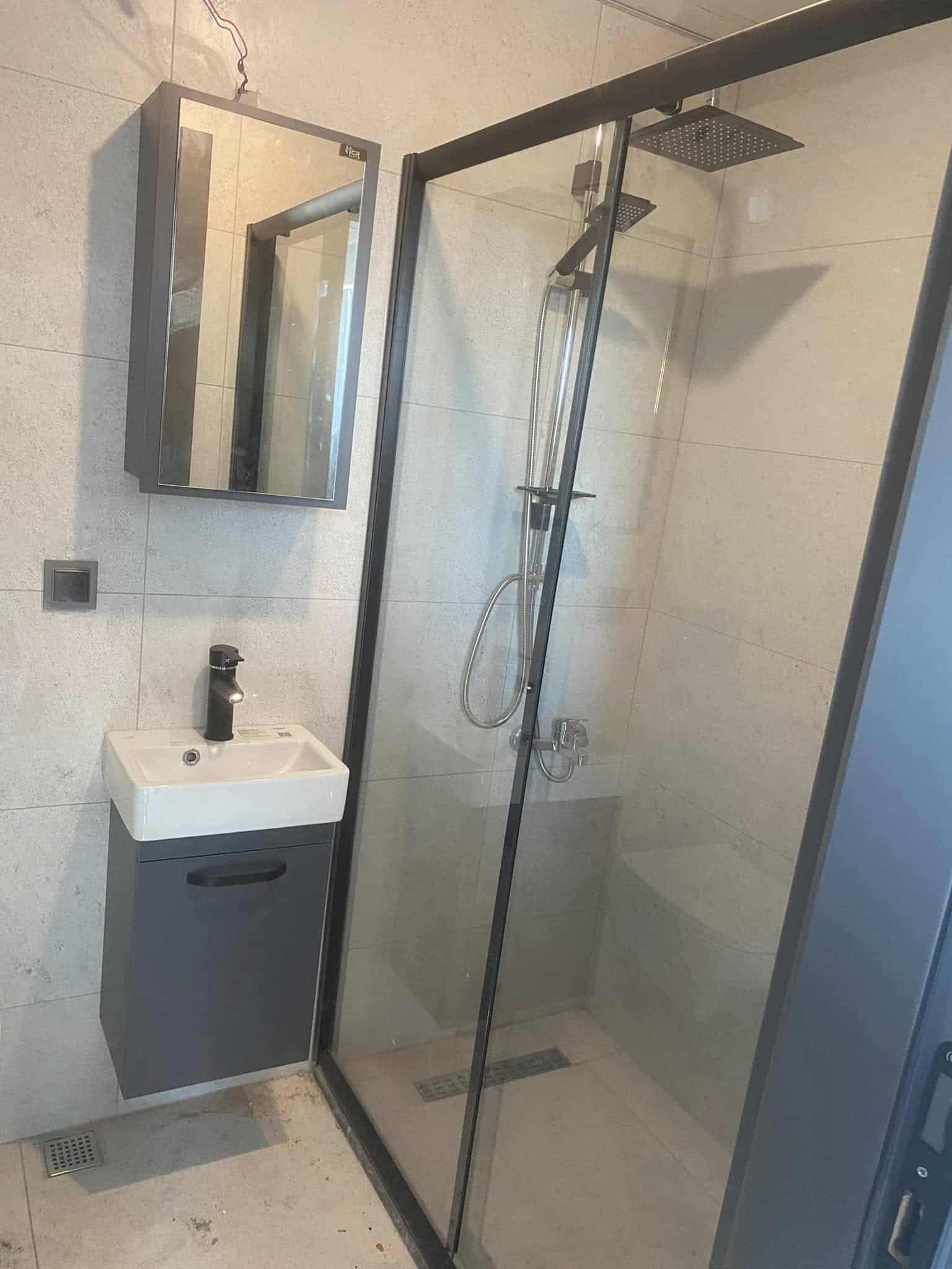 Su Tesisatı Tamiri — Banyo içindeki su ve gider kullanım alanı
