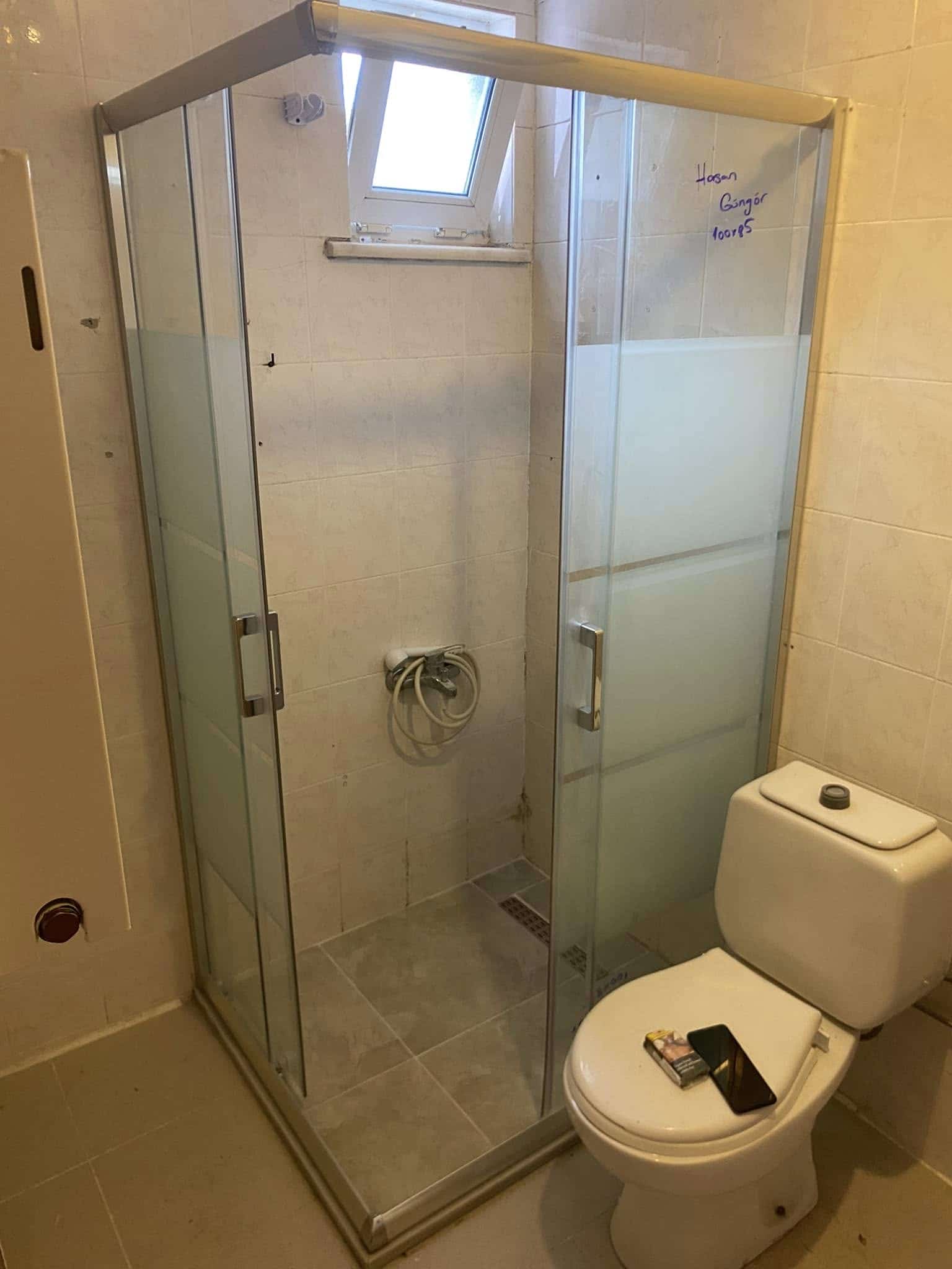 Musluk ve Batarya Tamiri — Banyo içindeki su ve gider kullanım alanı