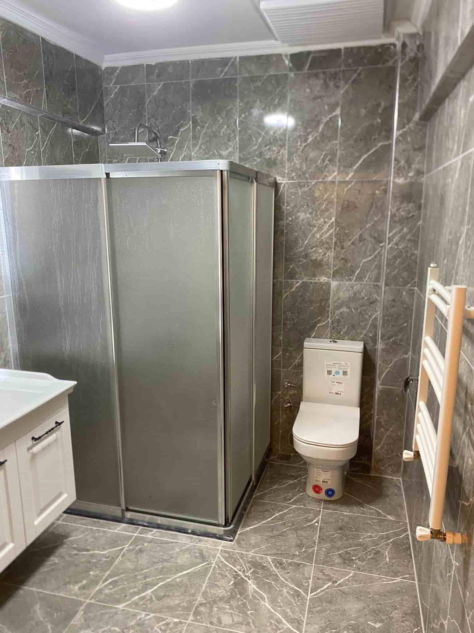 Gölbaşı Kaynak ve Su Tesisatı — Banyo içindeki su ve gider kullanım alanı