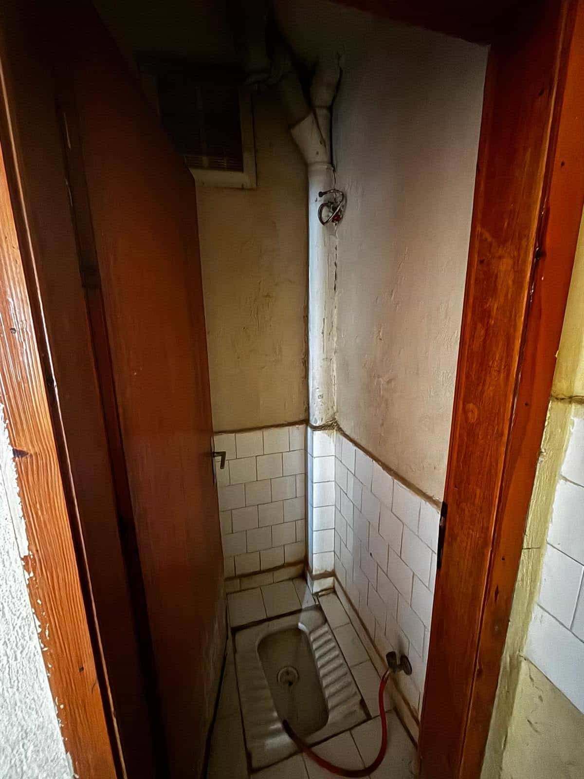 Hakkımızda — Banyo içindeki su ve gider kullanım alanı