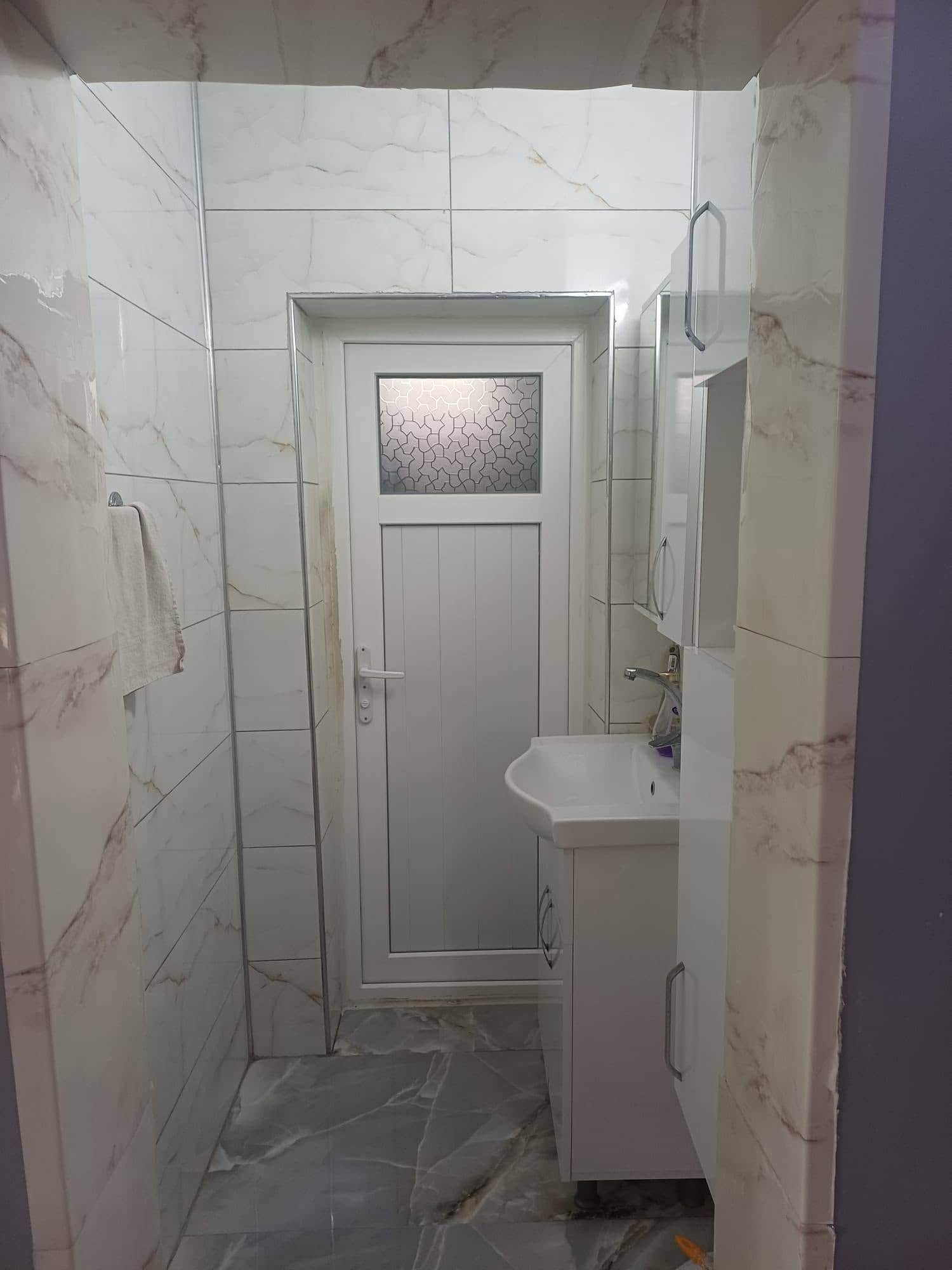 Banyo ve Mutfak Tesisatı — Cihaz su girişi ve gider bağlantılarının bulunduğu alan